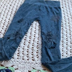 Euc niki biki distressed leggings